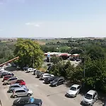 Dietro L'angolo 3*