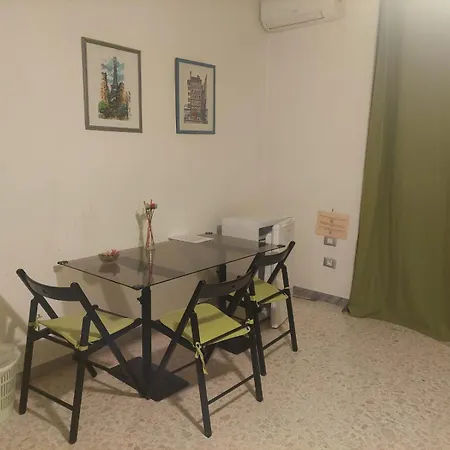 Bed & Breakfast Dietro L'angolo 3*