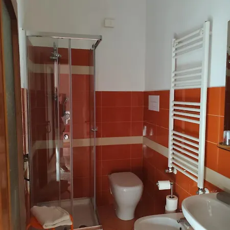 فندق مبيت وإفطار Dietro L'angolo 3*