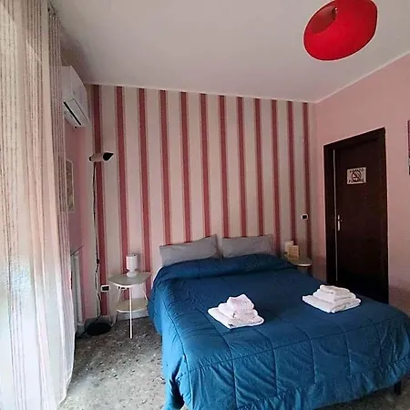 Dietro L'angolo Bed & Breakfast 3*